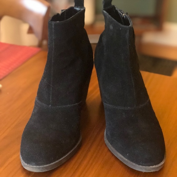 DV by Dolce Vita Jaspin Black Suede Boots Sz 8.5 - Picture 3 of 7